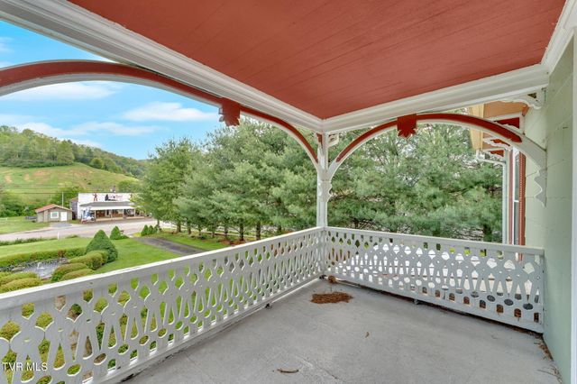 8712 Highway 19-E, Roan Mountain, TN 37687