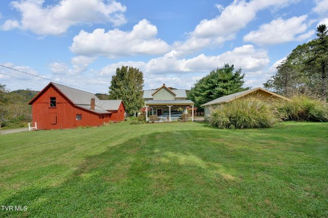 8712 Highway 19-E, Roan Mountain, TN 37687