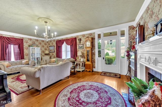 8712 Highway 19-E, Roan Mountain, TN 37687