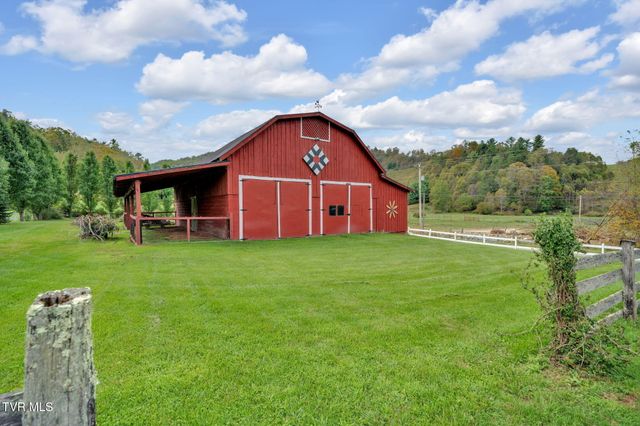 8712 Highway 19-E, Roan Mountain, TN 37687