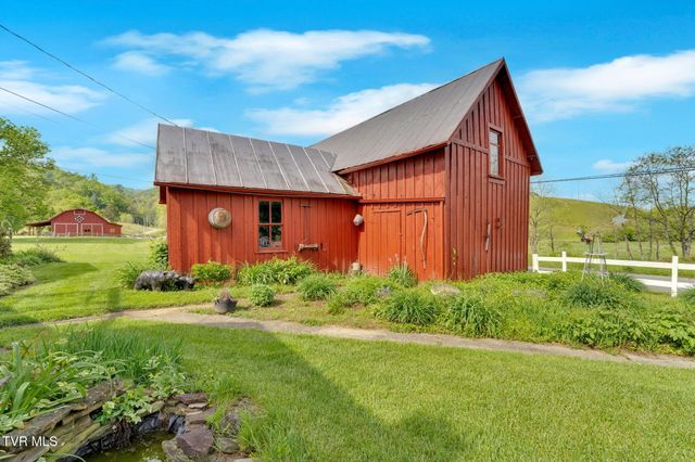 8712 Highway 19-E, Roan Mountain, TN 37687