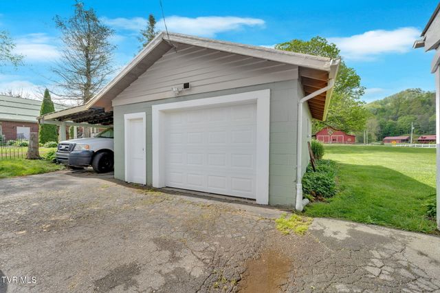 8712 Highway 19-E, Roan Mountain, TN 37687