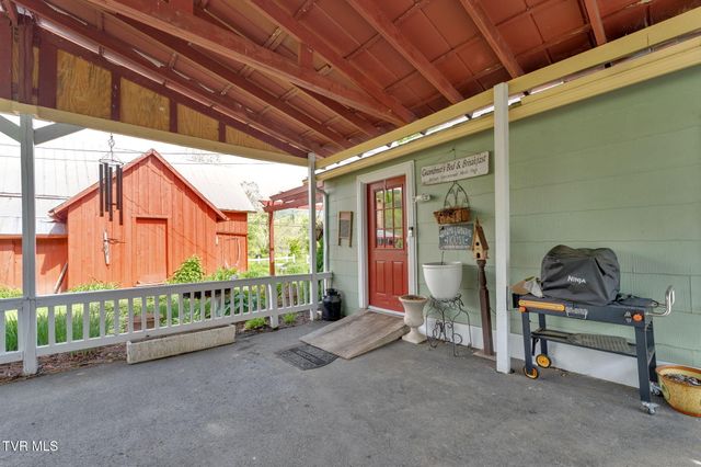 8712 Highway 19-E, Roan Mountain, TN 37687