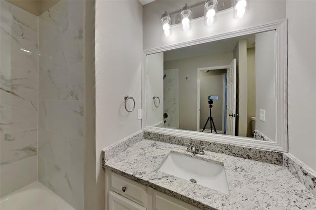 1431 Redwood Village Circle, Spring, TX 77386