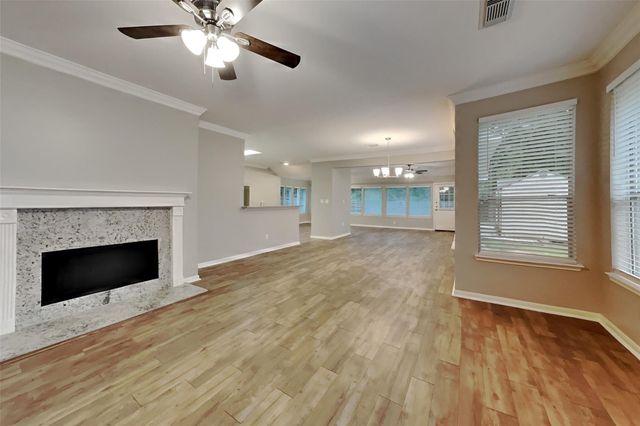 1431 Redwood Village Circle, Spring, TX 77386