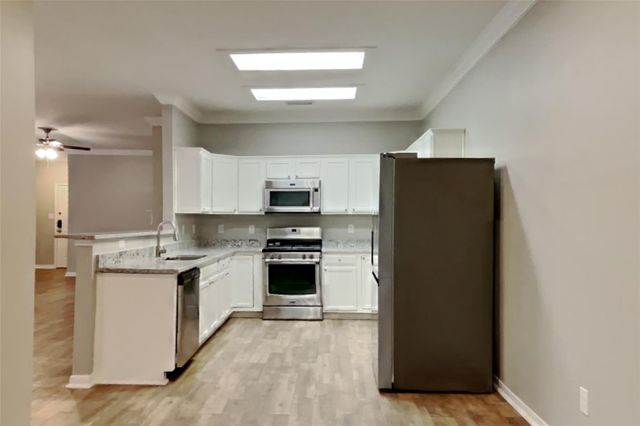 1431 Redwood Village Circle, Spring, TX 77386