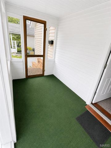 307 Alsobrook Street, Kirkwood, MO 63122