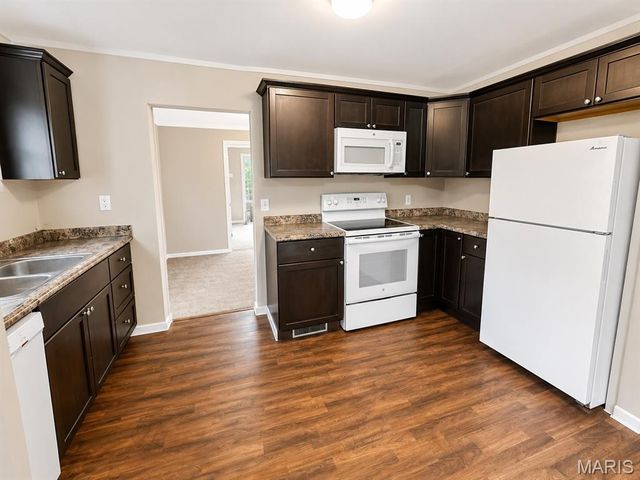 307 Alsobrook Street, Kirkwood, MO 63122