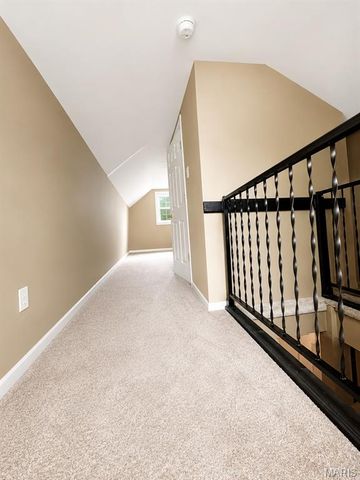 307 Alsobrook Street, Kirkwood, MO 63122