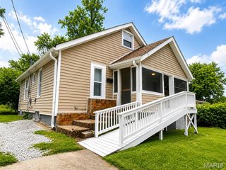 307 Alsobrook Street, Kirkwood, MO 63122