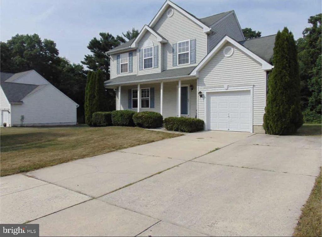 10 CHURCHILL DR, Millville, NJ 08332