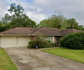 3720 Bryan Drive, Beaumont, TX 77707