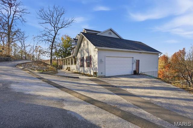 10534 Eagles Nest Drive, Hillsboro, MO 63050