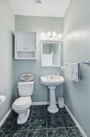 10534 Eagles Nest Drive, Hillsboro, MO 63050