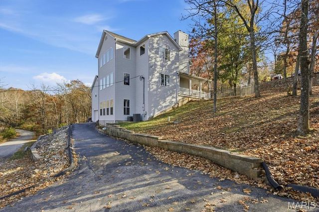 10534 Eagles Nest Drive, Hillsboro, MO 63050