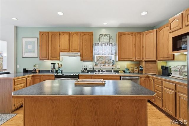 10534 Eagles Nest Drive, Hillsboro, MO 63050