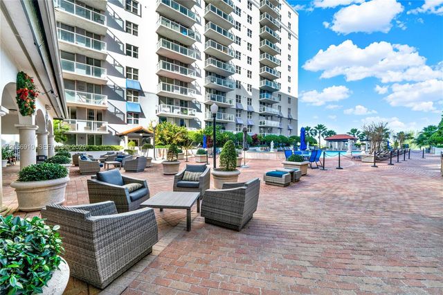 5077 NW 7th St 508, Miami, FL 33126