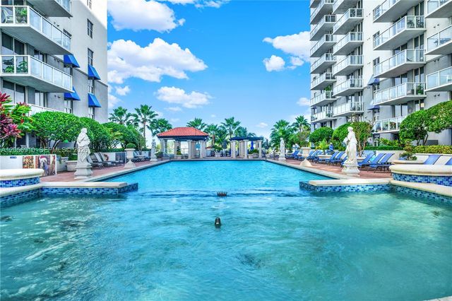 5077 NW 7th St 508, Miami, FL 33126