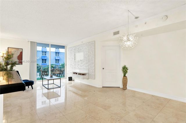 5077 NW 7th St 508, Miami, FL 33126