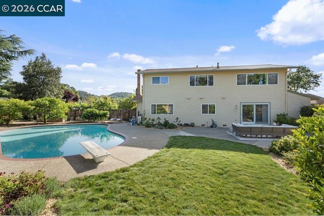 2866 Bowling Green Dr, Walnut Creek, CA 94598
