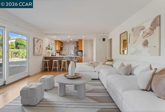 2866 Bowling Green Dr, Walnut Creek, CA 94598