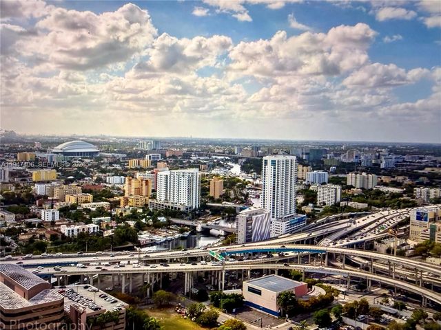 92 SW 3rd St 4309, Miami, FL 33130