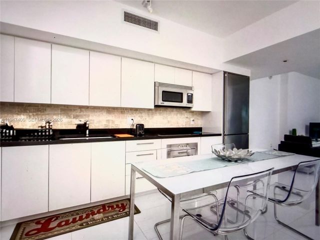 92 SW 3rd St 4309, Miami, FL 33130