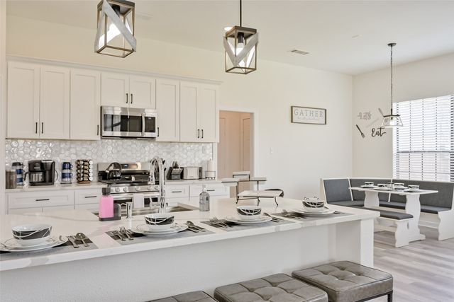 2735 Water Oak Drive, Grand Prairie, TX 75052