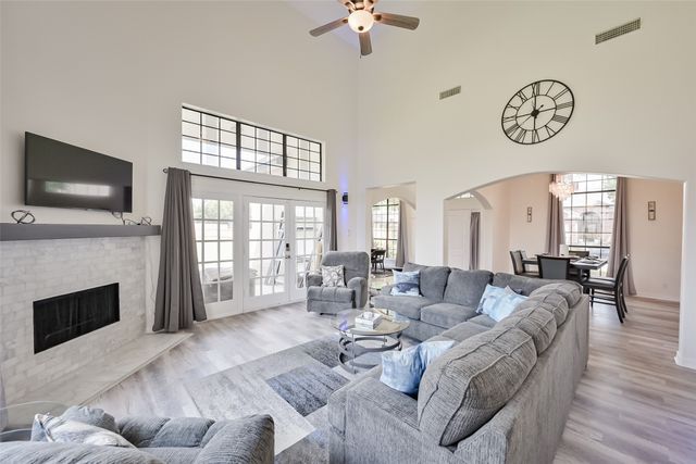 2735 Water Oak Drive, Grand Prairie, TX 75052