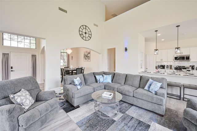 2735 Water Oak Drive, Grand Prairie, TX 75052