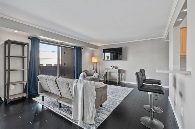 220 N Dithridge 603, Oakland, PA 15213