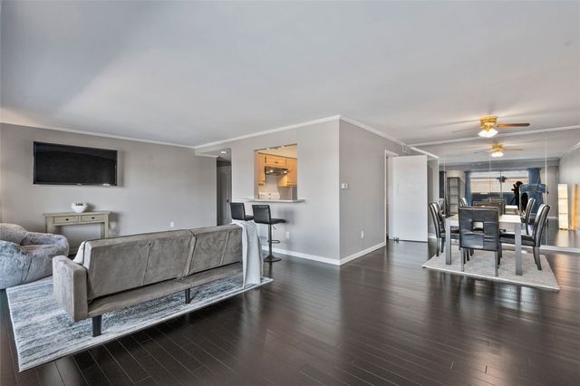 220 N Dithridge 603, Oakland, PA 15213