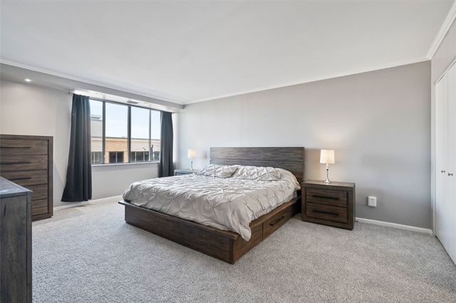220 N Dithridge 603, Oakland, PA 15213