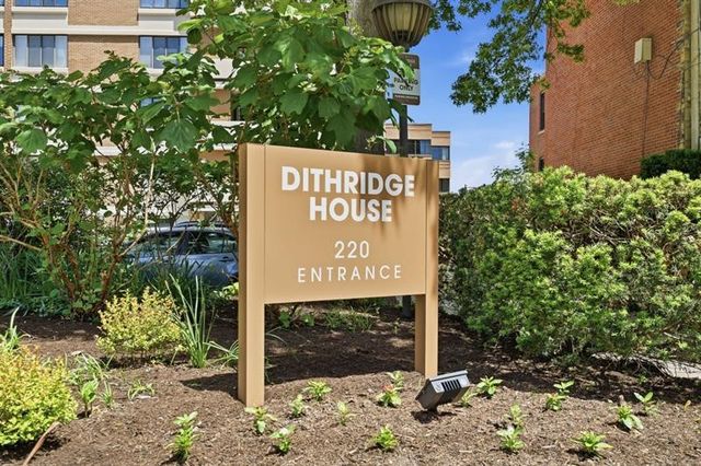 220 N Dithridge 603, Oakland, PA 15213