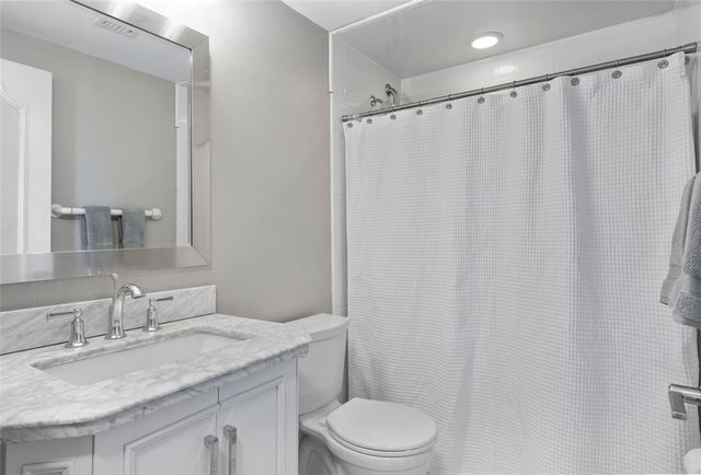 220 N Dithridge 603, Oakland, PA 15213