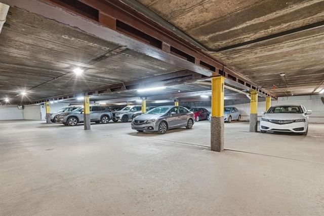 220 N Dithridge 603, Oakland, PA 15213