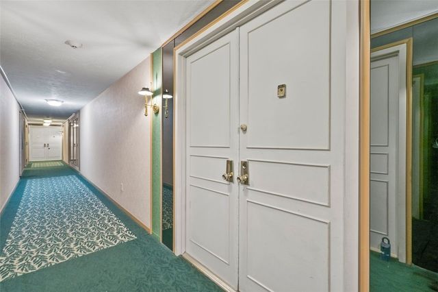 220 N Dithridge 603, Oakland, PA 15213
