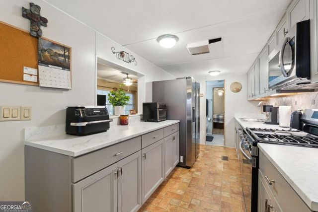 207 Canyon Pass, Cleveland, GA 30528