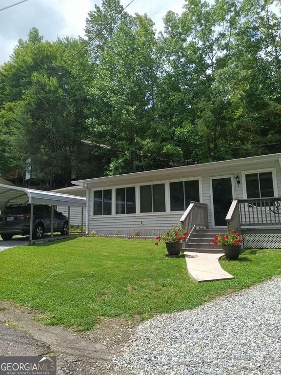 207 Canyon Pass, Cleveland, GA 30528