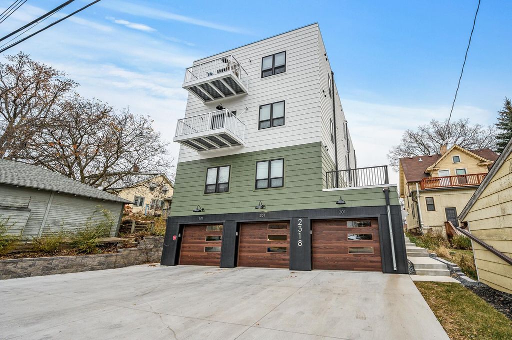 2318 Johnson St NE 201, Minneapolis, MN 55408 — photo 2
