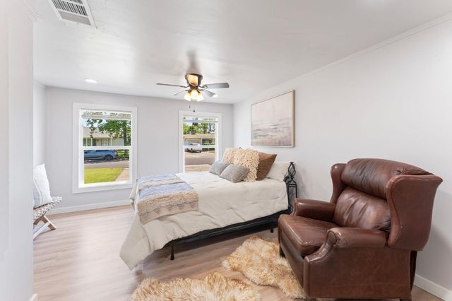 2543 Castlewood Dr, Sacramento, CA 95821