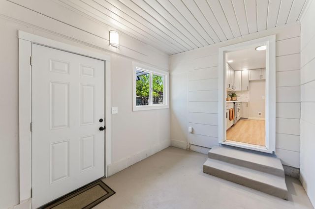 2543 Castlewood Dr, Sacramento, CA 95821