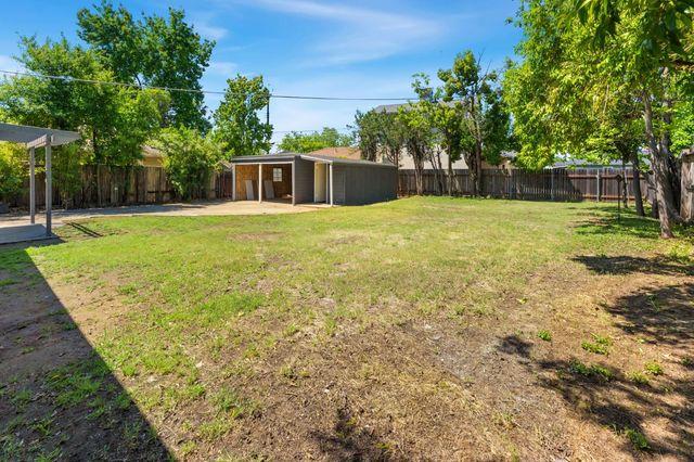 2543 Castlewood Dr, Sacramento, CA 95821