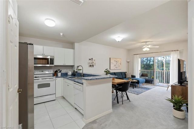 4450 Botanical Place CIR 303, Naples, FL 34112