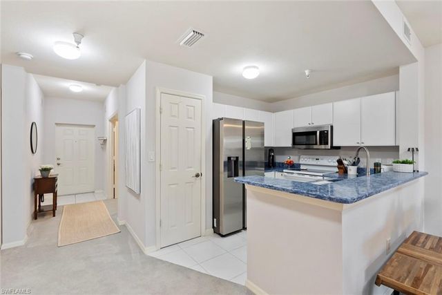 4450 Botanical Place CIR 303, Naples, FL 34112