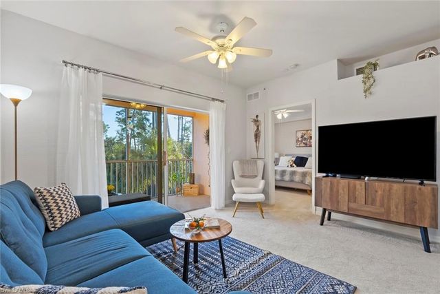 4450 Botanical Place CIR 303, Naples, FL 34112