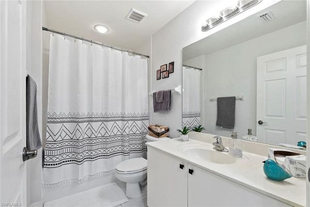 4450 Botanical Place CIR 303, Naples, FL 34112