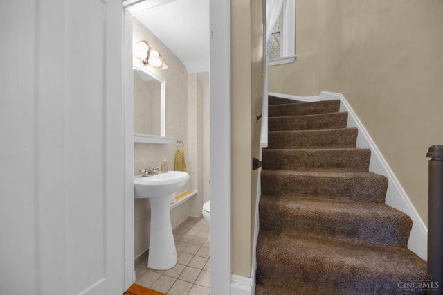 4778 Loretta Avenue, Cincinnati, OH 45238