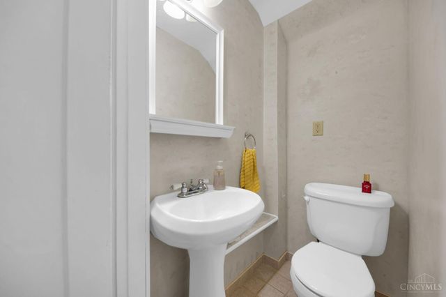 4778 Loretta Avenue, Cincinnati, OH 45238