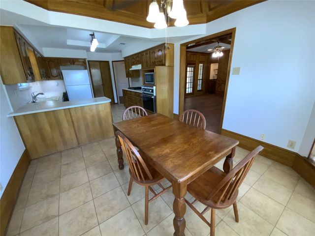 131 Honey Tree Lane, Desoto, TX 75115
